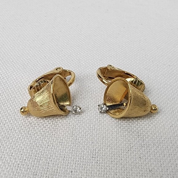 Vintage Avon Delicate Bells Gold Tone Clip On Earrings - Picture 2 of 7